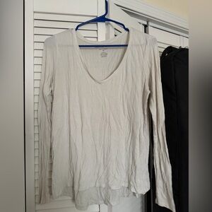 American Eagle Soft & Sexy Cream Ribbed V-Neck Top